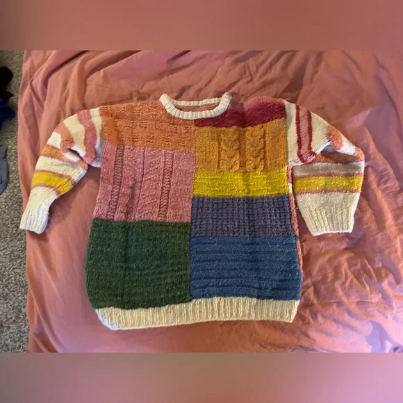 Hand knit colourblock sweater - Picture 3 of 4